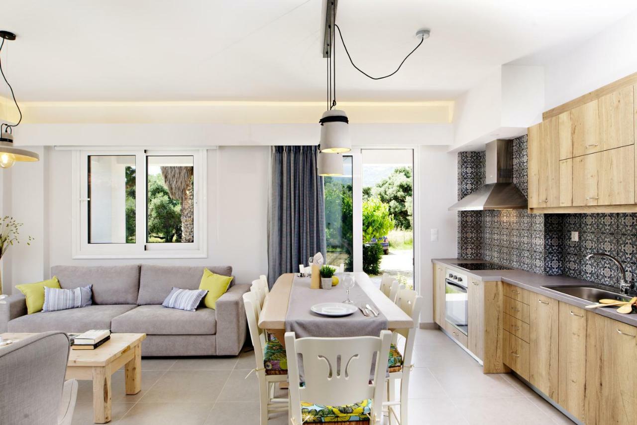 Irida Guesthouse By The Pool Плакиас Екстериор снимка