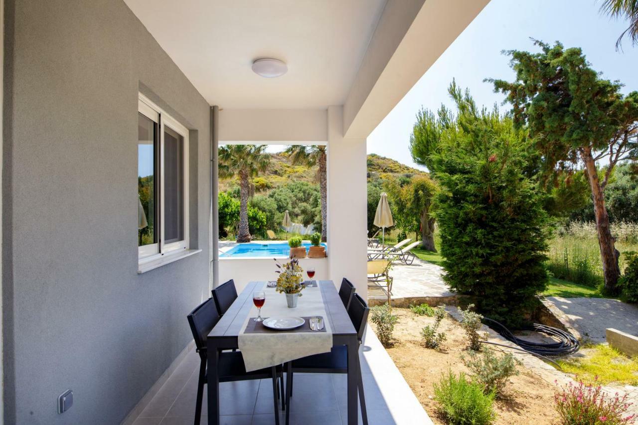 Irida Guesthouse By The Pool Плакиас Екстериор снимка