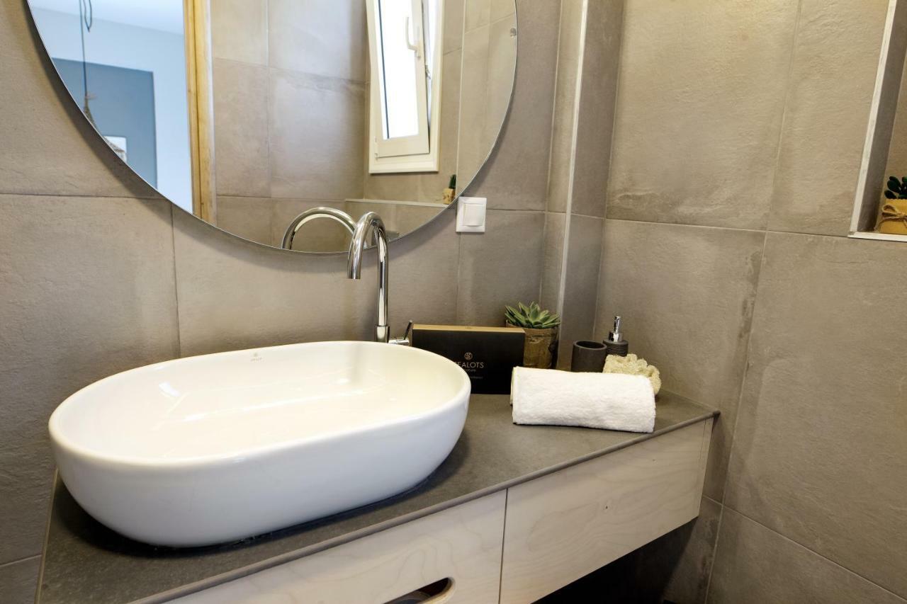 Irida Guesthouse By The Pool Плакиас Екстериор снимка